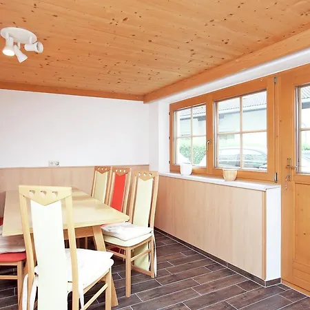 Apartament Haus Kroll 1 *