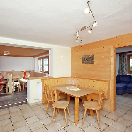 Haus Kroll 1 Apartament *